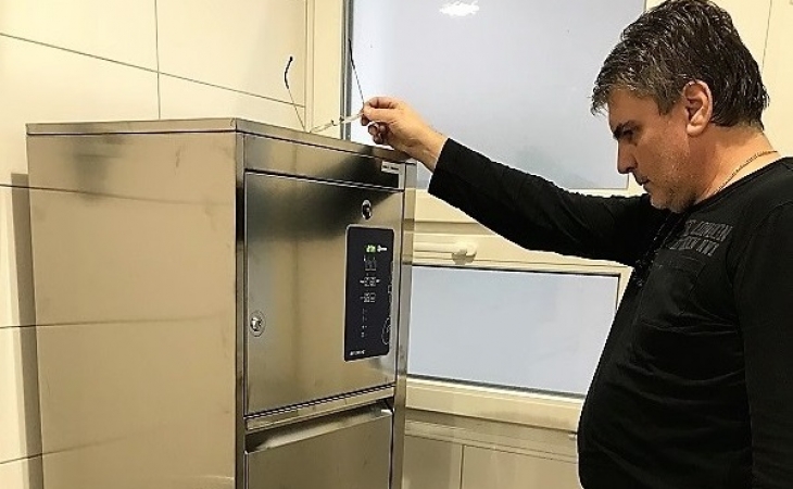 Instalacija uređaja za pranje noćnih posuda u OB Karlovac
